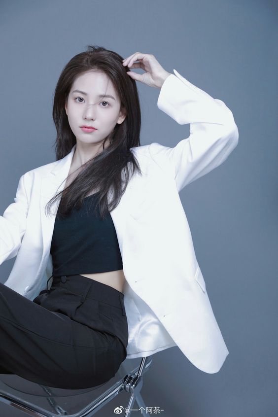 罗丽星克莱尔主演的劳拉的失忆症